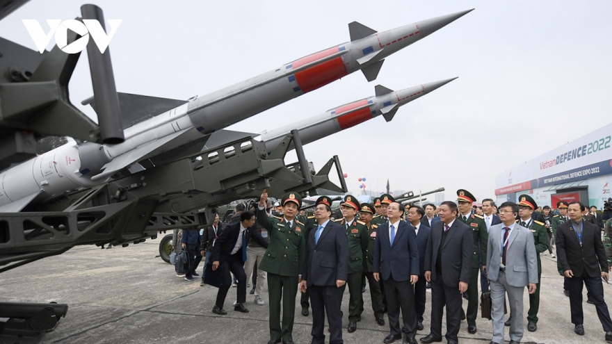 PM Chinh attends Vietnam International Defence Expo 2022